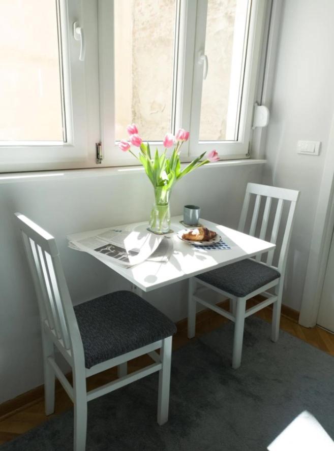 Stylish Studio In Central Location Beograd Bagian luar foto
